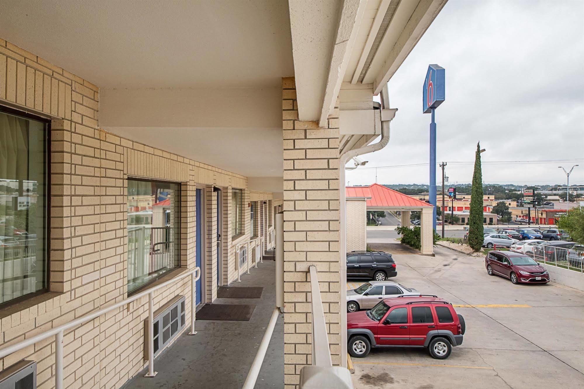 Motel 6-San Antonio, Tx - Fiesta Trails Екстер'єр фото
