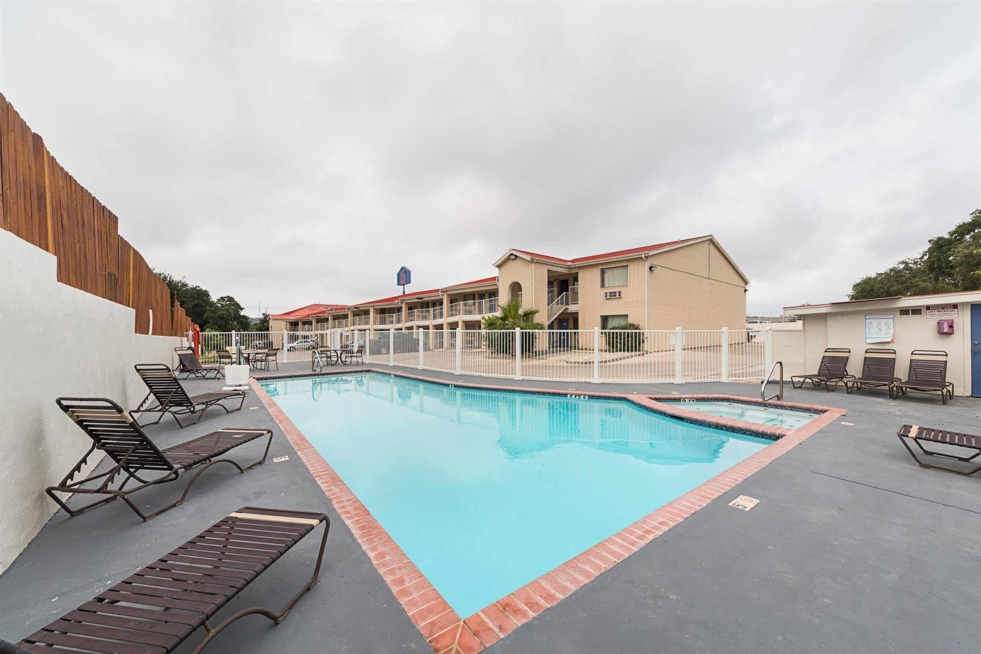 Motel 6-San Antonio, Tx - Fiesta Trails Екстер'єр фото